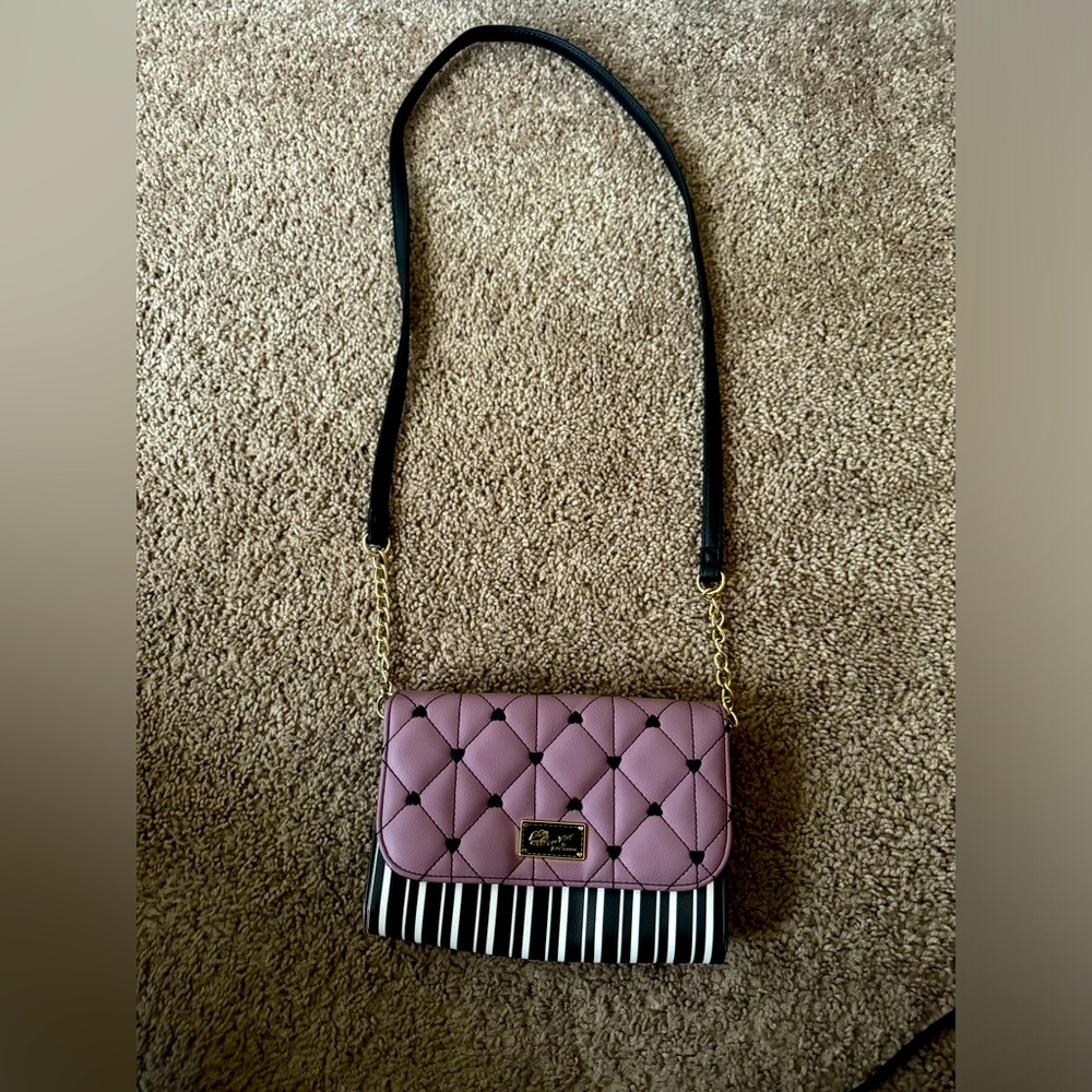 Beautiful new without tags Betsey Johnson crossbody!